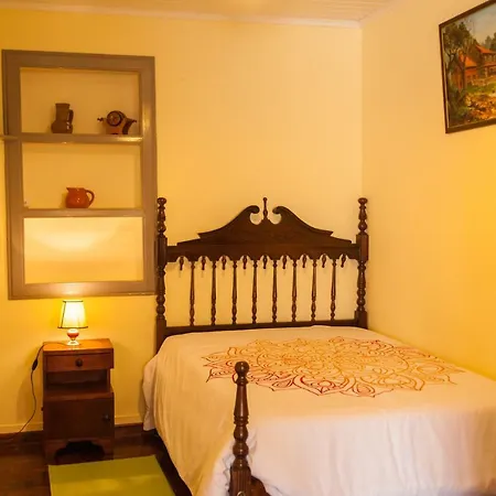 House Teixeira בית הארחה *